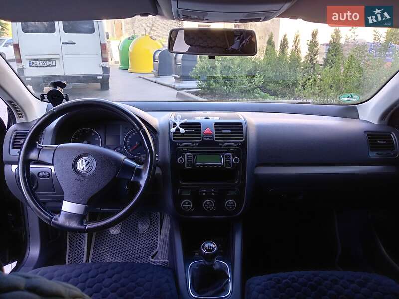 Універсал Volkswagen Golf 2009 в Луцьку
