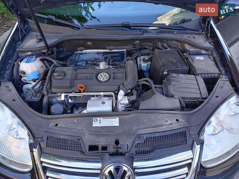 Універсал Volkswagen Golf 2009 в Луцьку