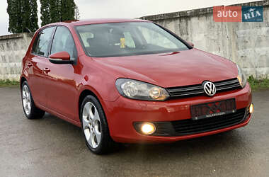 Хетчбек Volkswagen Golf 2009 в 