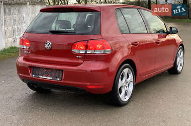 Хетчбек Volkswagen Golf 2009 в 