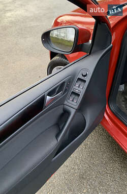 Хетчбек Volkswagen Golf 2009 в 