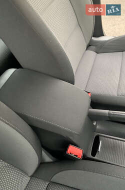 Хетчбек Volkswagen Golf 2009 в 