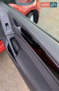 Хетчбек Volkswagen Golf 2009 в 