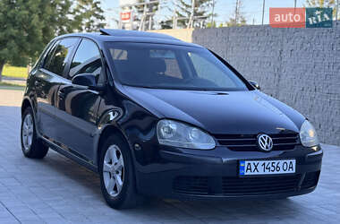 Хэтчбек Volkswagen Golf 2004 в Луцке