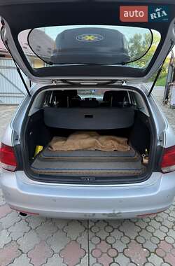 Універсал Volkswagen Golf 2010 в 