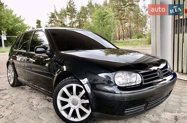 Хэтчбек Volkswagen Golf 2002 в 