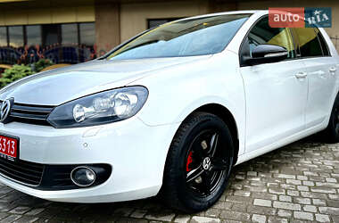 Хэтчбек Volkswagen Golf 2012 в 