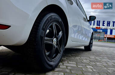 Хэтчбек Volkswagen Golf 2012 в 
