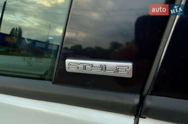 Хэтчбек Volkswagen Golf 2012 в 