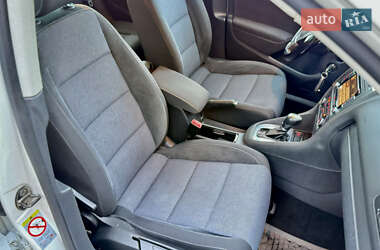 Хэтчбек Volkswagen Golf 2012 в 