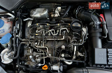 Хэтчбек Volkswagen Golf 2012 в 