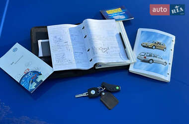 Хетчбек Volkswagen Golf 2000 в 