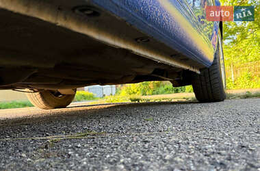 Хетчбек Volkswagen Golf 2000 в 