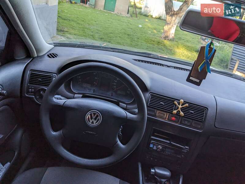 Універсал Volkswagen Golf 2000 в Острозі