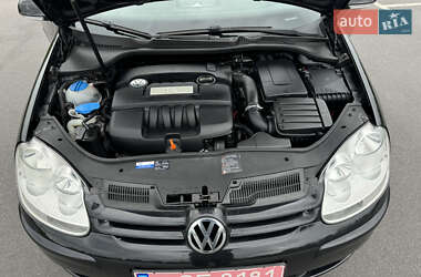 Хэтчбек Volkswagen Golf 2007 в 