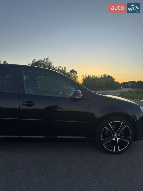 Хетчбек Volkswagen Golf 2007 в Дубні