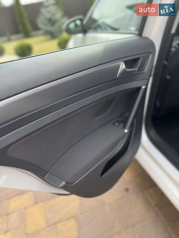 Універсал Volkswagen Golf 2018 в Ковелі