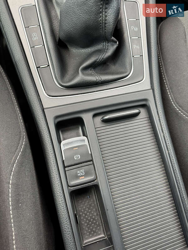 Універсал Volkswagen Golf 2015 в Львові