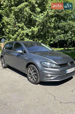 Хэтчбек Volkswagen Golf 2020 в Киеве
