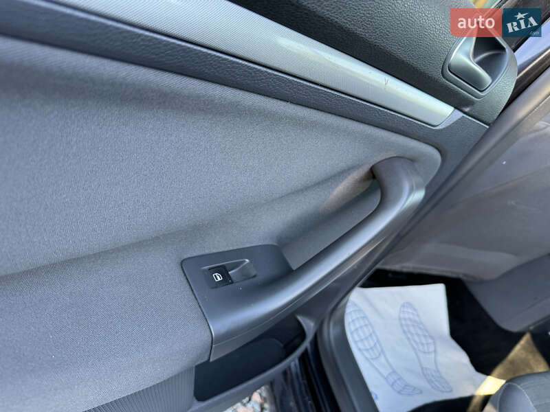 Хэтчбек Volkswagen Golf 2008 в Дрогобыче