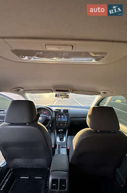 Хэтчбек Volkswagen Golf 2008 в 