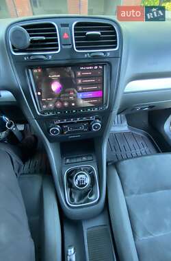 Универсал Volkswagen Golf 2010 в 
