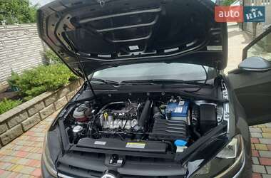 Хэтчбек Volkswagen Golf 2021 в 