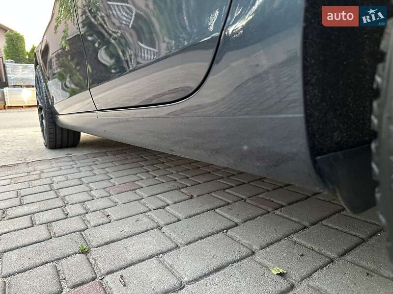 Хэтчбек Volkswagen Golf 2009 в Днепре