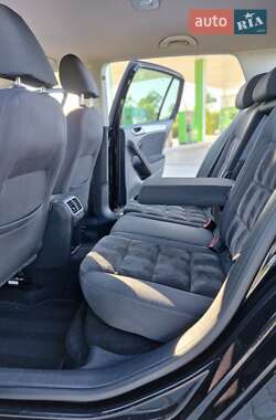 Хэтчбек Volkswagen Golf 2010 в 