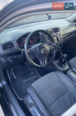Універсал Volkswagen Golf 2010 в 