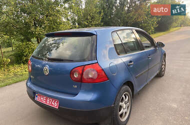 Хетчбек Volkswagen Golf 2005 в 