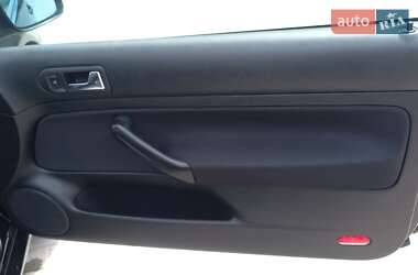 Хэтчбек Volkswagen Golf 2001 в 