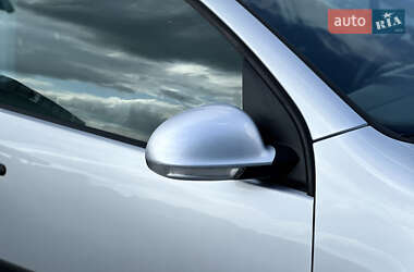 Хэтчбек Volkswagen Golf 2005 в 