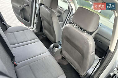 Хэтчбек Volkswagen Golf 2005 в 