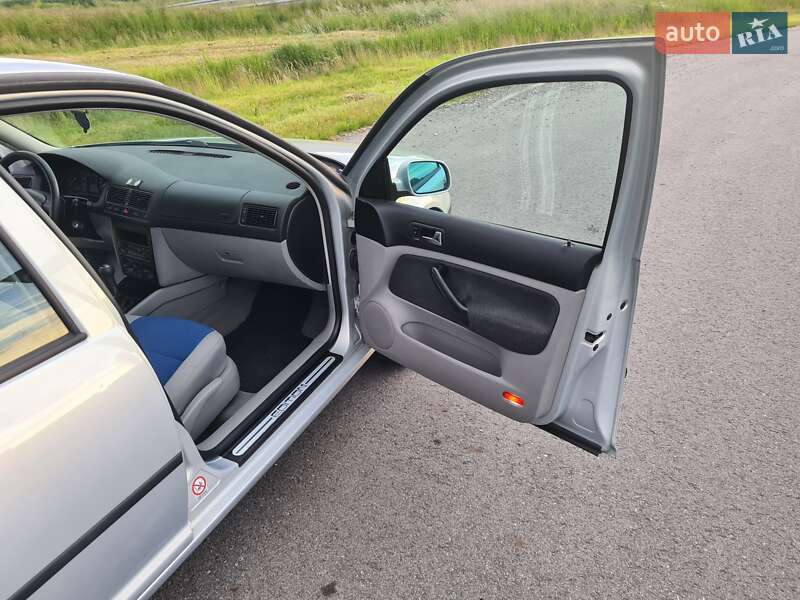 Хетчбек Volkswagen Golf 2000 в Львові