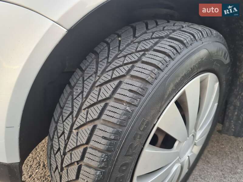 Хетчбек Volkswagen Golf 2000 в Львові