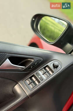 Хэтчбек Volkswagen Golf 2010 в 