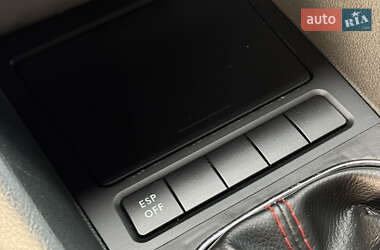 Хэтчбек Volkswagen Golf 2010 в 