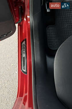 Хэтчбек Volkswagen Golf 2010 в 