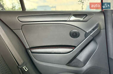 Хэтчбек Volkswagen Golf 2010 в 