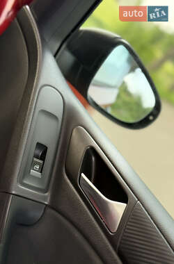 Хэтчбек Volkswagen Golf 2010 в 