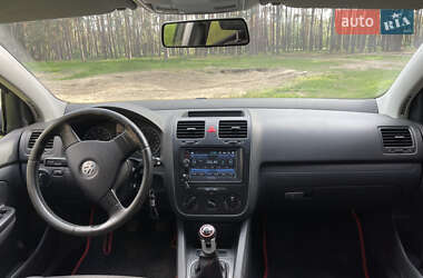 Хетчбек Volkswagen Golf 2006 в 