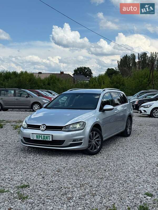 Універсал Volkswagen Golf 2014 в 