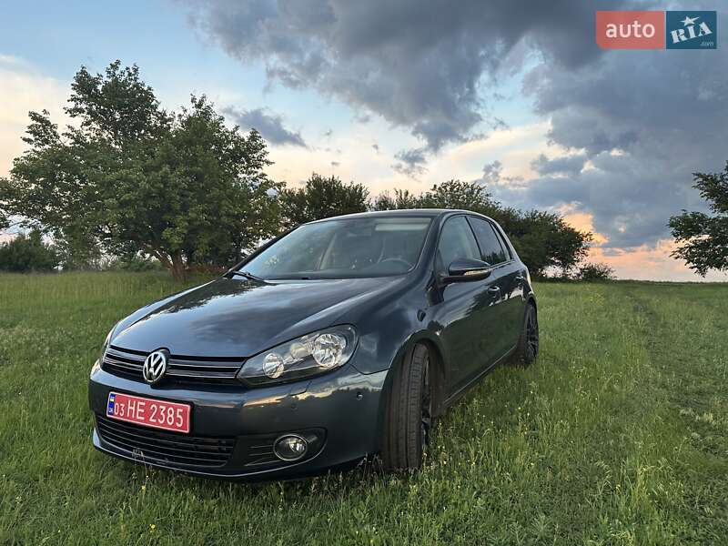 Хэтчбек Volkswagen Golf 2009 в Днепре