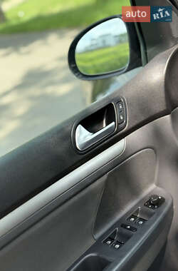Хэтчбек Volkswagen Golf 2007 в 