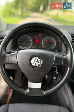 Хэтчбек Volkswagen Golf 2007 в 