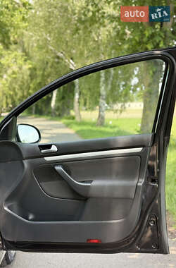 Хэтчбек Volkswagen Golf 2007 в 