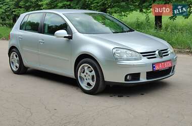 Хетчбек Volkswagen Golf 2006 в 