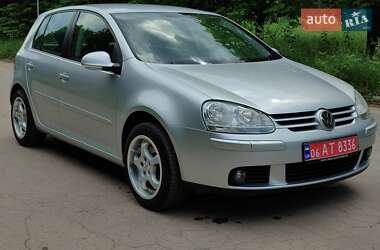 Хетчбек Volkswagen Golf 2006 в 