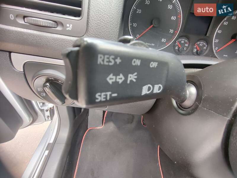 Хетчбек Volkswagen Golf 2006 в Жовтих Водах